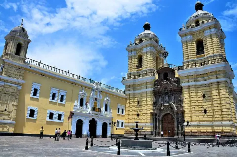 Visite de Lima : Centre historique, Huaca Pucllana et Catacombes avec Pisco Sour